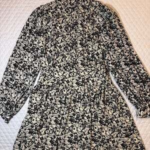 Topshop Women's Black & Ivory Floral Long Sleeve Dress Knee Length Size 6
